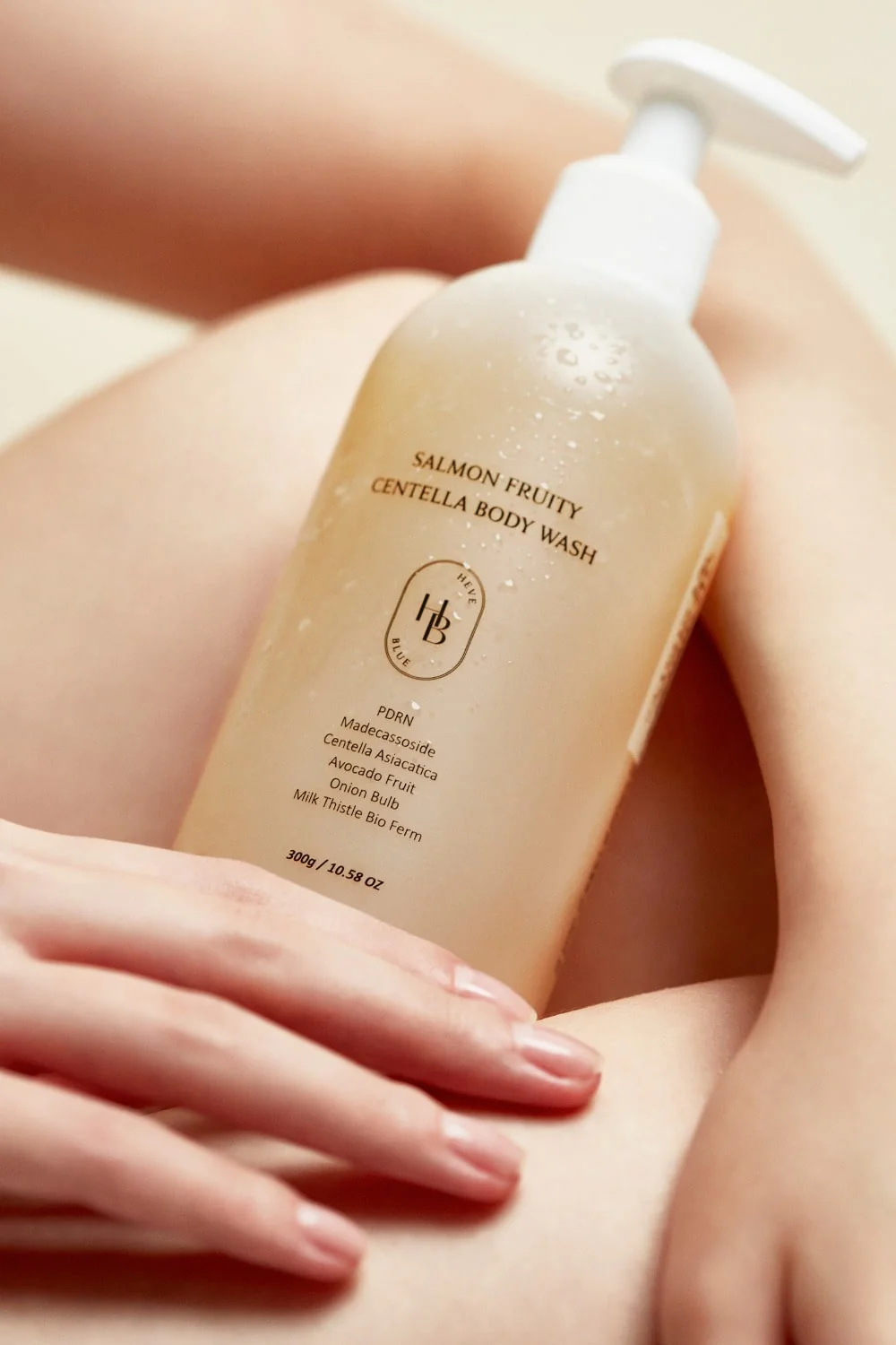 HEVEBLUE Salmon Fruity Centella Body Wash 300ml - Image 2